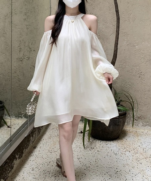 Flugge(フラッジー)の「オープンショルダーミニワンピース(ワンピース・レディース・ブラック/ホワイト・LARGE/MEDIUM)」の5枚目の写真