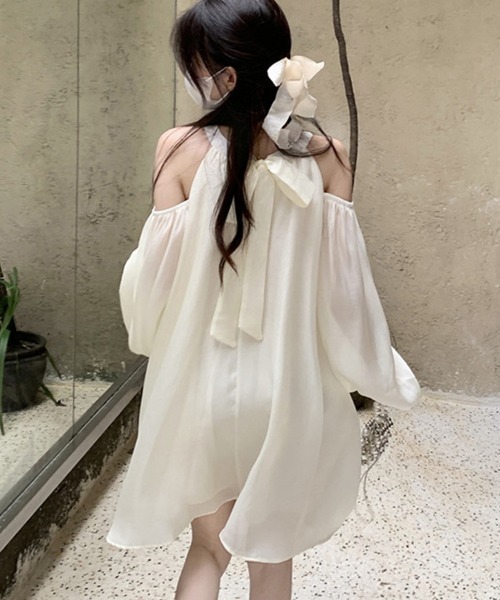 Flugge(フラッジー)の「オープンショルダーミニワンピース(ワンピース・レディース・ブラック/ホワイト・LARGE/MEDIUM)」の6枚目の写真