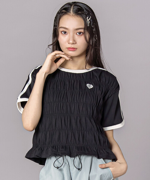 ZIDDY（ジディ）の「シャーリングトップス(130~160cm)（Tシャツ/カットソー・キッズ・ブラック/ホワイト・130cm/150cm/140cm/FREE）」の2枚目の写真