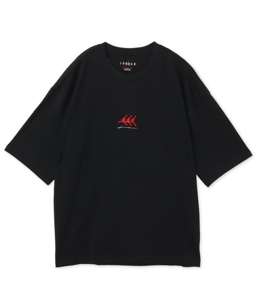 JORDAN BRAND（ジョーダンブランド）の「JORDAN BRAND M J FLT GFX OVSZ SS CREW / ジョーダン ブランド ジョーダン FLT GFX OVSZ ショートスリーブ クルー / NIKE【SP】（Tシャツ/カットソー・メンズ・ブラック/ホワイト・XXL/XL/L/M/S）」の2枚目の写真