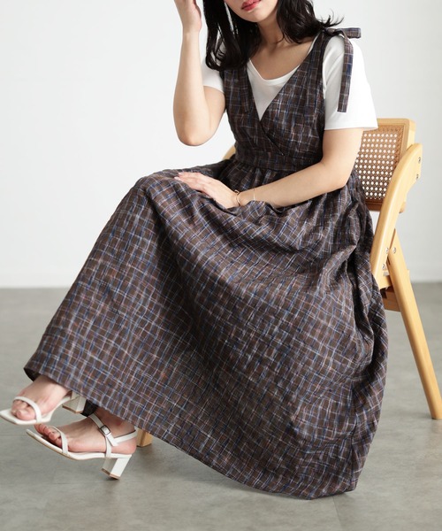Ruwan yu(ルワンユー)の「チェック柄リボンショルダーVネックジャンパースカート【大きいサイズ対応】(ワンピース・レディース・ブラウン・L/LL/3L/4L)」の2枚目の写真