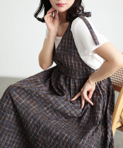 Ruwan yu(ルワンユー)の「チェック柄リボンショルダーVネックジャンパースカート【大きいサイズ対応】(ワンピース・レディース・ブラウン・L/LL/3L/4L)」の15枚目の写真