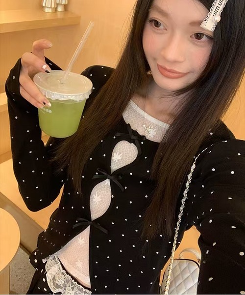 AsheKsha(アシクシャ)の「ブラックドットのタイトトップス(Tシャツ/カットソー・レディース・ブラック・M)」の4枚目の写真