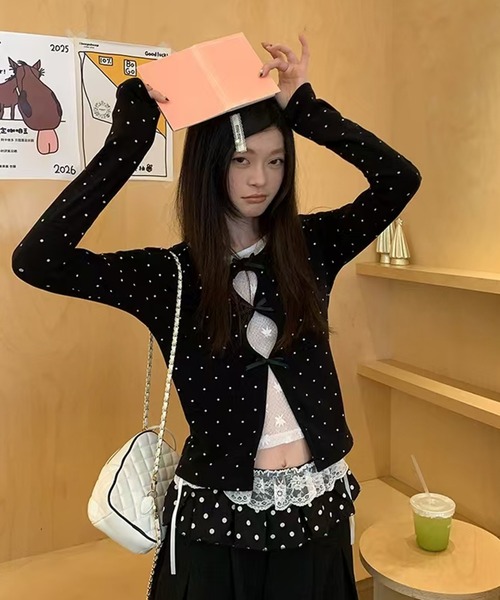 AsheKsha(アシクシャ)の「ブラックドットのタイトトップス(Tシャツ/カットソー・レディース・ブラック・M)」の5枚目の写真