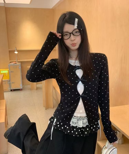 AsheKsha(アシクシャ)の「ブラックドットのタイトトップス(Tシャツ/カットソー・レディース・ブラック・M)」の12枚目の写真