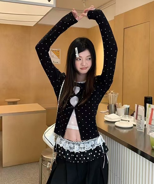 AsheKsha(アシクシャ)の「ブラックドットのタイトトップス(Tシャツ/カットソー・レディース・ブラック・M)」の15枚目の写真