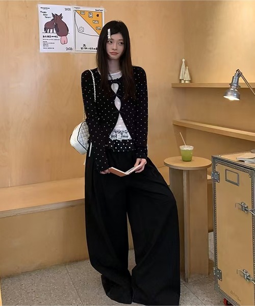 AsheKsha(アシクシャ)の「ブラックドットのタイトトップス(Tシャツ/カットソー・レディース・ブラック・M)」の9枚目の写真
