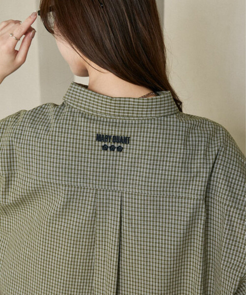 MARY QUANT(マリークワント)の「MARY QUANT × PUBLUX/マリークワント ロゴ 刺繍 ショートスリーブ ビッグ シャツ 限定展開(シャツ/ブラウス・レディース・サックスブルー/ネイビー/グリーン/オフホワイト・フリ-)」の3枚目の写真