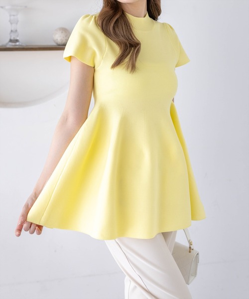 CLEAR BASIC（クリアベーシック）の「裾フレア半袖ニットチュニック［骨格ウェーブ/ミニ丈/フェミニン］（ニット/セーター・レディース・アイボリー/ブラック/レッド/ピンク/イエロー/グレイッシュベージュ・F）」の4枚目の写真