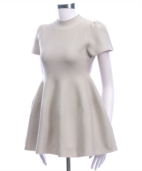 CLEAR BASIC（クリアベーシック）の「裾フレア半袖ニットチュニック［骨格ウェーブ/ミニ丈/フェミニン］（ニット/セーター・レディース・アイボリー/ブラック/レッド/ピンク/イエロー/グレイッシュベージュ・F）」の10枚目の写真