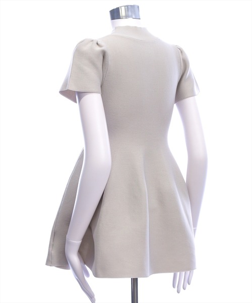 CLEAR BASIC（クリアベーシック）の「裾フレア半袖ニットチュニック［骨格ウェーブ/ミニ丈/フェミニン］（ニット/セーター・レディース・アイボリー/ブラック/レッド/ピンク/イエロー/グレイッシュベージュ・F）」の12枚目の写真