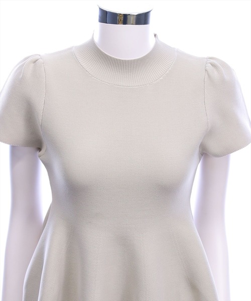 CLEAR BASIC（クリアベーシック）の「裾フレア半袖ニットチュニック［骨格ウェーブ/ミニ丈/フェミニン］（ニット/セーター・レディース・アイボリー/ブラック/レッド/ピンク/イエロー/グレイッシュベージュ・F）」の14枚目の写真