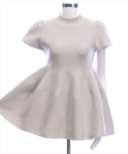 CLEAR BASIC（クリアベーシック）の「裾フレア半袖ニットチュニック［骨格ウェーブ/ミニ丈/フェミニン］（ニット/セーター・レディース・アイボリー/ブラック/レッド/ピンク/イエロー/グレイッシュベージュ・F）」の16枚目の写真