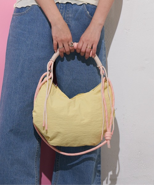 CIAOPANIC TYPY（チャオパニックティピー）の「:【WEB限定】撥水ナイロンハーフムーン2WAYBAG（ショルダーバッグ・レディース・チャコールグレー/サックスブルー/イエロー/アイボリー・ONE SIZE）」の7枚目の写真