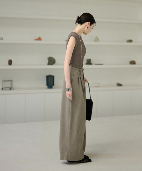 LAULEN（ローレン）の「double tuck belted wide pants /ダブルタック共布ベルト付きワイドパンツ（スラックス・レディース・アイボリー/チャコールグレー/ベージュ・S/M）」の13枚目の写真