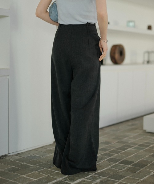 LAULEN（ローレン）の「double tuck belted wide pants /ダブルタック共布ベルト付きワイドパンツ（スラックス・レディース・アイボリー/チャコールグレー/ベージュ・S/M）」の21枚目の写真