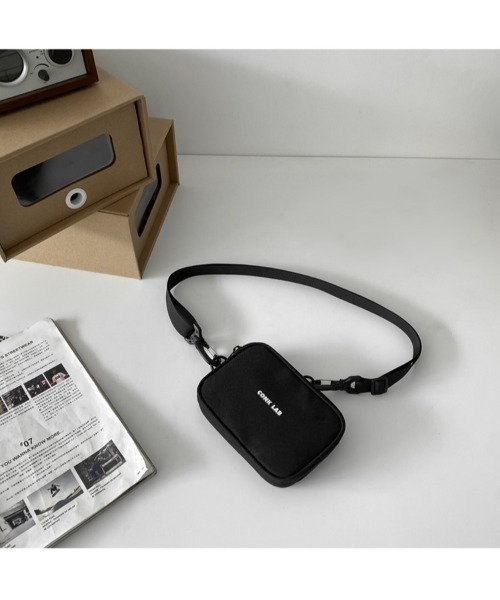 tokohana(トコハナ)の「ショルダーバッグ サコッシュ スマホショルダー メンズ レディース ミニバッグ(ボディバッグ/ウエストポーチ・レディース・ブラック/ブルー/グリーン/グリーン系その他・FREE)」の9枚目の写真