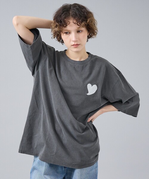 Revo.(レボ)の「【Revo. / レヴォ】TH-3786-A ハートエンブロイ ピグメント加工 半袖Tシャツ / ユニセックス(Tシャツ/カットソー・メンズ・ブラック系その他/ブラック系その他2・フリー)」の12枚目の写真