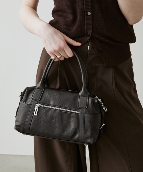 arholiday.standard(エーアールホリデースタンダード)の「2way real leather medium boston bag / 2wayリアルレザーミドルボストンバッグ(ボストンバッグ・レディース・ブラウン/ブラック/グレイッシュベージュ・FREE)」の9枚目の写真