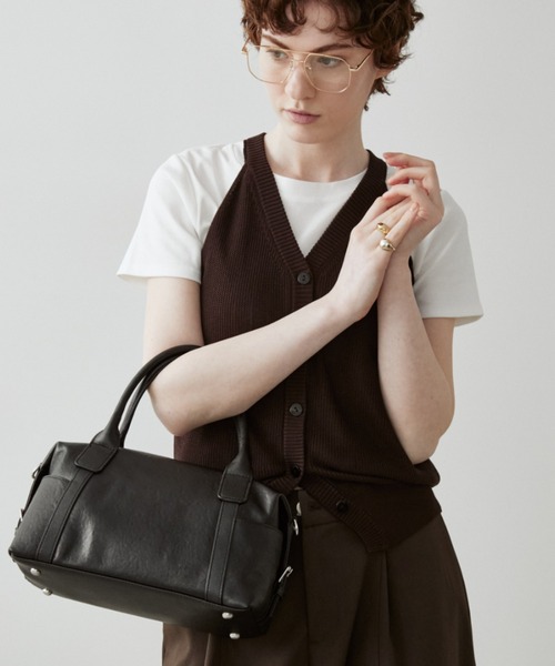 arholiday.standard(エーアールホリデースタンダード)の「2way real leather medium boston bag / 2wayリアルレザーミドルボストンバッグ(ボストンバッグ・レディース・ブラウン/ブラック/グレイッシュベージュ・FREE)」の7枚目の写真
