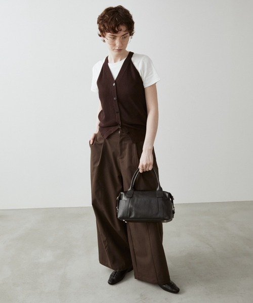 arholiday.standard(エーアールホリデースタンダード)の「2way real leather medium boston bag / 2wayリアルレザーミドルボストンバッグ(ボストンバッグ・レディース・ブラウン/ブラック/グレイッシュベージュ・FREE)」の11枚目の写真