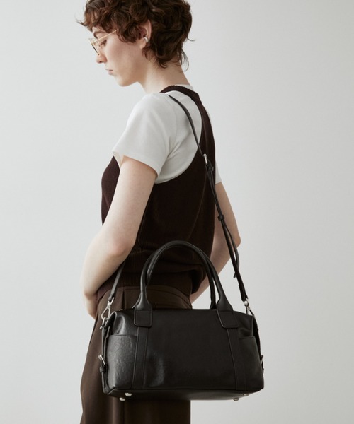 arholiday.standard(エーアールホリデースタンダード)の「2way real leather medium boston bag / 2wayリアルレザーミドルボストンバッグ(ボストンバッグ・レディース・ブラウン/ブラック/グレイッシュベージュ・FREE)」の12枚目の写真