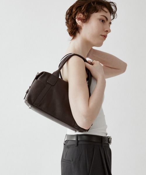 arholiday.standard(エーアールホリデースタンダード)の「2way real leather medium boston bag / 2wayリアルレザーミドルボストンバッグ(ボストンバッグ・レディース・ブラウン/ブラック/グレイッシュベージュ・FREE)」の22枚目の写真