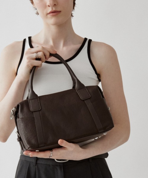 arholiday.standard(エーアールホリデースタンダード)の「2way real leather medium boston bag / 2wayリアルレザーミドルボストンバッグ(ボストンバッグ・レディース・ブラウン/ブラック/グレイッシュベージュ・FREE)」の19枚目の写真