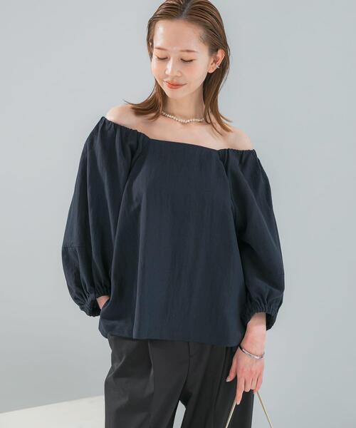 URBAN RESEARCH ROSSO WOMEN(アーバンリサーチ ロッソ)の「キュプラリネンオフショル2WAYブラウス(シャツ/ブラウス・レディース・ネイビー/ホワイト・FREE)」の1枚目の写真