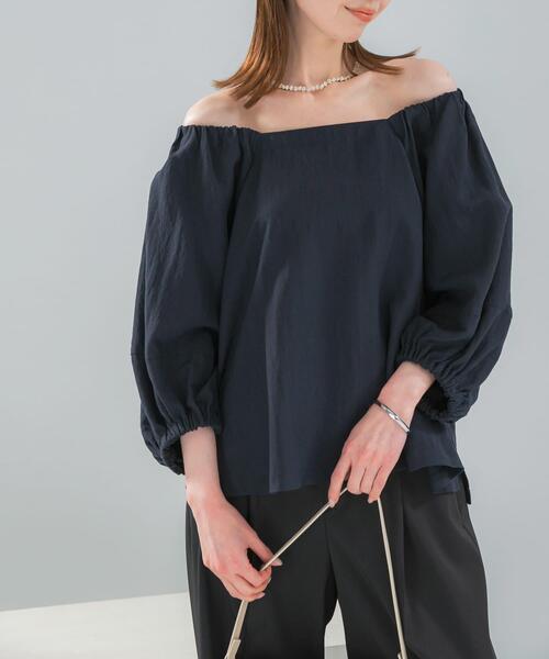 URBAN RESEARCH ROSSO WOMEN(アーバンリサーチ ロッソ)の「キュプラリネンオフショル2WAYブラウス(シャツ/ブラウス・レディース・ネイビー/ホワイト・FREE)」の5枚目の写真