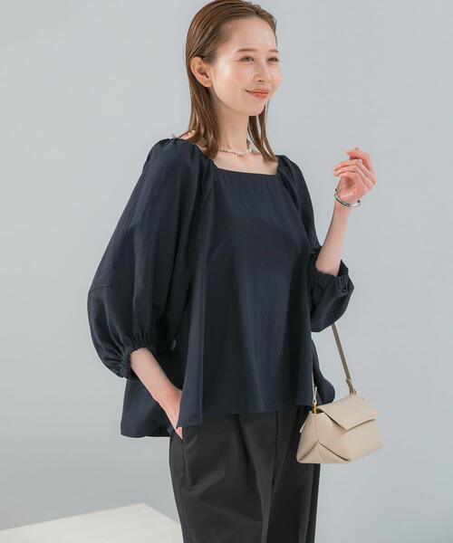 URBAN RESEARCH ROSSO WOMEN(アーバンリサーチ ロッソ)の「キュプラリネンオフショル2WAYブラウス(シャツ/ブラウス・レディース・ネイビー/ホワイト・FREE)」の6枚目の写真