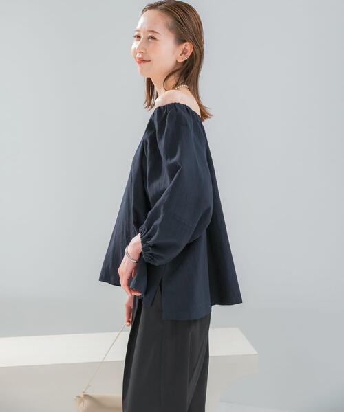 URBAN RESEARCH ROSSO WOMEN(アーバンリサーチ ロッソ)の「キュプラリネンオフショル2WAYブラウス(シャツ/ブラウス・レディース・ネイビー/ホワイト・FREE)」の7枚目の写真