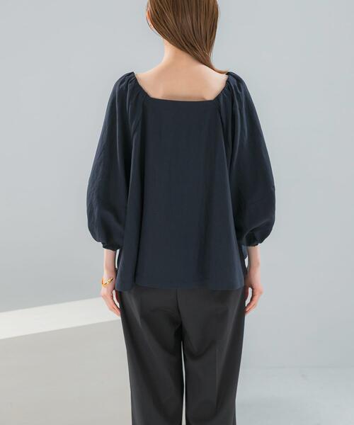 URBAN RESEARCH ROSSO WOMEN(アーバンリサーチ ロッソ)の「キュプラリネンオフショル2WAYブラウス(シャツ/ブラウス・レディース・ネイビー/ホワイト・FREE)」の19枚目の写真