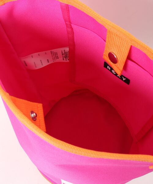 ROXY(ロキシー)の「ROXY x HAWAIIAN AIRLINES BAG バケツ型ショルダートートバッグ 【2026年夏モデル】/ロキシーハワイアンエアラインコラボ(ショルダーバッグ・レディース・マルチ/ピンク・FREE)」の5枚目の写真