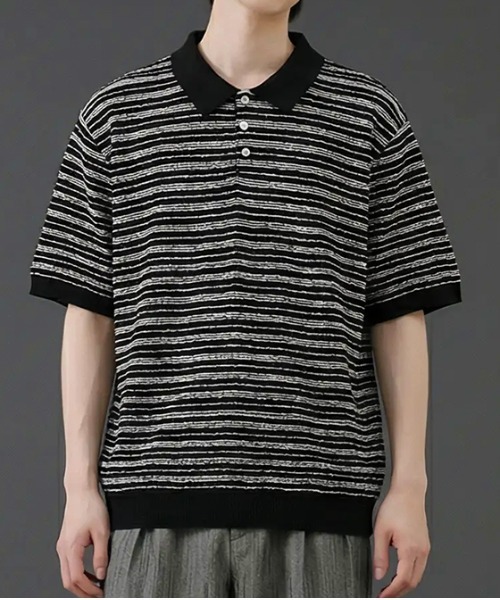 revertical(リバーティカル)の「ランダムボーダー ニットポロシャツ/サマーニット 半袖ポロトップス(Tシャツ/カットソー・メンズ・ブラック/グレー・MEDIUM/LARGE)」の1枚目の写真