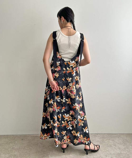 LHELBIE(レルビエ)の「フラワープリントジャンスカ(サロペット/オーバーオール・レディース・オフホワイト/ブルー/ブラック・M)」の18枚目の写真