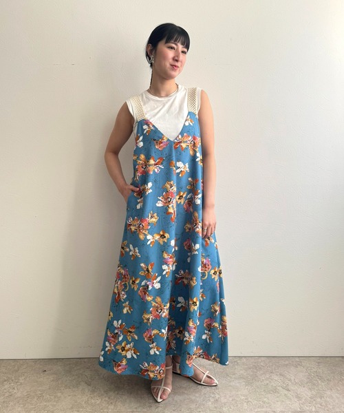 LHELBIE(レルビエ)の「フラワープリントジャンスカ(サロペット/オーバーオール・レディース・オフホワイト/ブルー/ブラック・M)」の21枚目の写真