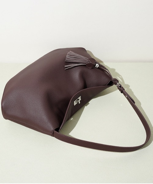 NiiNa(ニーナ)の「【 NiiNa / ニーナ 】高品質牛革2WAYソフトカーブショルダーバッグ(ショルダーバッグ・レディース・ブラック/グレイッシュベージュ/ホワイト/ブラウン/ダークブラウン・FREE)」の20枚目の写真