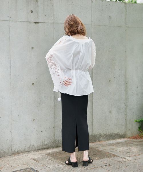 VERMEIL par iena(ヴェルメイユパーイエナ)の「シフリー刺繍ブラウス(シャツ/ブラウス・レディース・ホワイト/ブラック・FREE)」の18枚目の写真