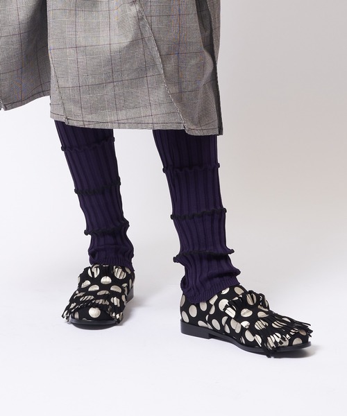 gomme（ゴム）の「フリンジドットシューズ（スリッポン・レディース・ブラック×ゴールド/ブラック×ブラック・SMALL/LARGE/MEDIUM）」の2枚目の写真