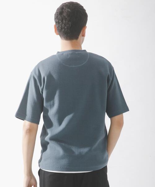 URBAN RESEARCH Sonny Label(アーバンリサーチサニーレーベル)の「ワッフルヘンリーネックTシャツ(Tシャツ/カットソー・メンズ・チャコールグレー/ブルー系その他/ホワイト・MEDIUM/LARGE)」の4枚目の写真