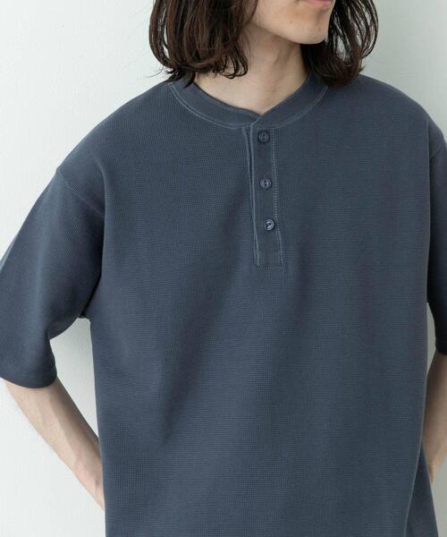 URBAN RESEARCH Sonny Label(アーバンリサーチサニーレーベル)の「ワッフルヘンリーネックTシャツ(Tシャツ/カットソー・メンズ・チャコールグレー/ブルー系その他/ホワイト・MEDIUM/LARGE)」の13枚目の写真