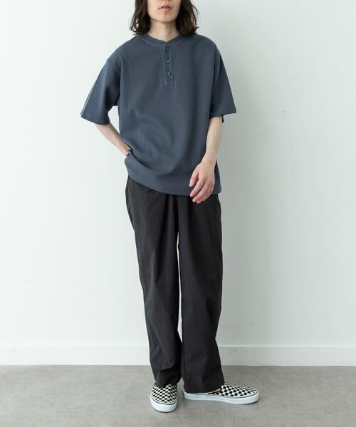 URBAN RESEARCH Sonny Label(アーバンリサーチサニーレーベル)の「ワッフルヘンリーネックTシャツ(Tシャツ/カットソー・メンズ・チャコールグレー/ブルー系その他/ホワイト・MEDIUM/LARGE)」の14枚目の写真