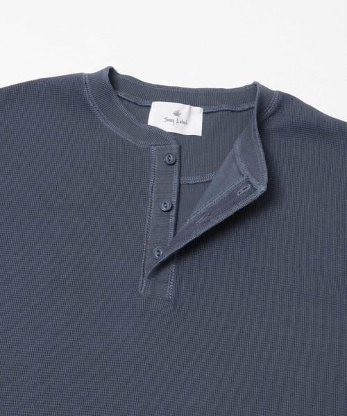 URBAN RESEARCH Sonny Label(アーバンリサーチサニーレーベル)の「ワッフルヘンリーネックTシャツ(Tシャツ/カットソー・メンズ・チャコールグレー/ブルー系その他/ホワイト・MEDIUM/LARGE)」の16枚目の写真