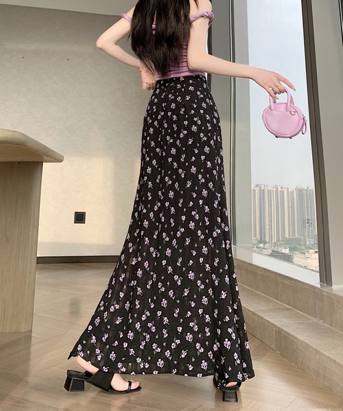 LUCPY（ラクピー）の「フラワープリントマーメイドロングスカート（スカート・レディース・ブラック・MEDIUM/LARGE/X-LARGE/SMALL）」の4枚目の写真