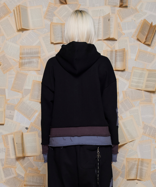 UNALLOYED(アナロイド)の「レイヤードヘムジップアップフード / ブラック(パーカー・メンズ・その他・LARGE/MEDIUM)」の3枚目の写真