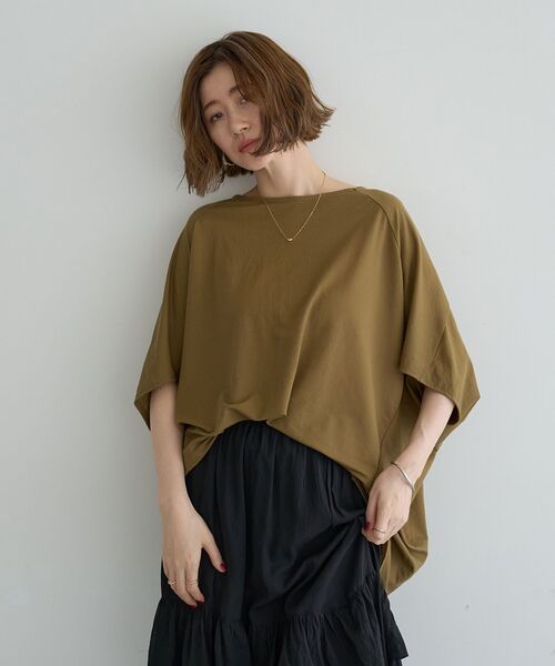 YECCA VECCA(イェッカヴェッカ)の「異素材切替バックデザインプルオーバー(Tシャツ/カットソー・レディース・ネイビー/オフホワイト/カーキ・FREE)」の3枚目の写真