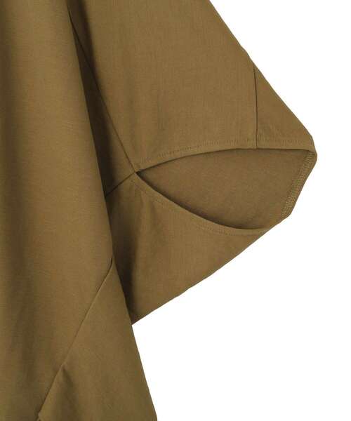 YECCA VECCA(イェッカヴェッカ)の「異素材切替バックデザインプルオーバー(Tシャツ/カットソー・レディース・ネイビー/オフホワイト/カーキ・FREE)」の5枚目の写真