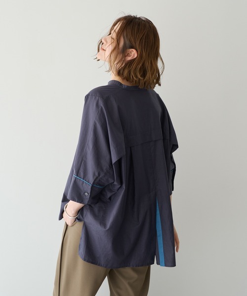YECCA VECCA(イェッカヴェッカ)の「ペーパータッチドルマンシャツ(シャツ/ブラウス・レディース・ブルー/オフホワイト/ネイビー・FREE)」の3枚目の写真