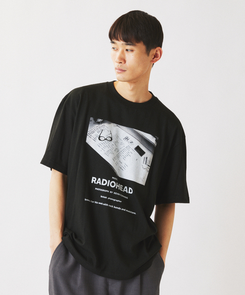 JOURNAL STANDARD relume（ジャーナルスタンダード　レリューム）の「《追加》【THE CULTURE CODE】レディオヘッド by Kevin Cummins フォトTシャツ（Tシャツ/カットソー・メンズ・ホワイト/ブラック/ブラック系その他/ホワイト系その他・MEDIUM/LARGE）」の7枚目の写真